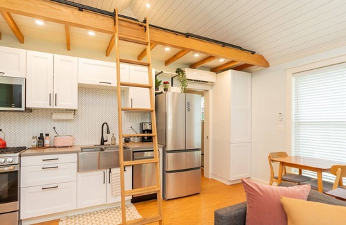 St. Elmo Improvement League Cottage | Adorable St Elmo Tiny House
