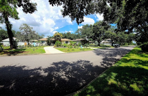 St. Petersburg - Clearwater House | Adorable sunny priv. entrance suite & bathroom w/patio close to beach & center