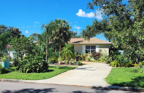 St. Petersburg - Clearwater House | Adorable sunny priv. entrance suite & bathroom w/patio close to beach & center
