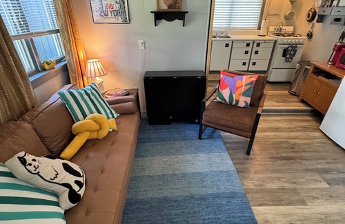 Ellicottville House | Adorable Tiny House in heart of Ellicottville - minutes to ski, walk to town