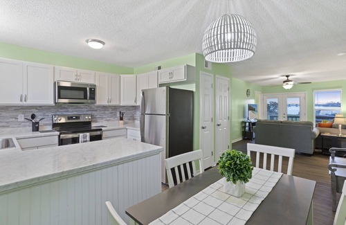 Jacksonville House | Adorable Townhome with Water Views