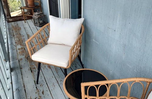 Charleston House | Adorable townhouse on James Island.nStocked kitchen & private outdoor courtyard.