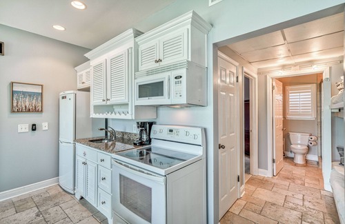 Destin Condo | Adorable Upstairs 2 BR Nantucket 6AB