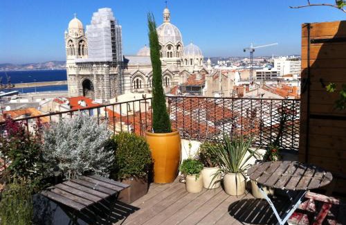 Quartier du Panier Apartment | Adoramaar- le loft