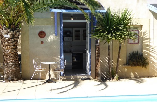 Rognonas Cottage | Adults only Apartment beside pool with Air Conditioning