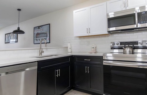 Steamboat Springs Hotel | Adventure Awaits! Four Serene Units for Families, Near Steamboat Ski Resort, Hot tub, Ski Equipment Rental, Free Parking, Skiing