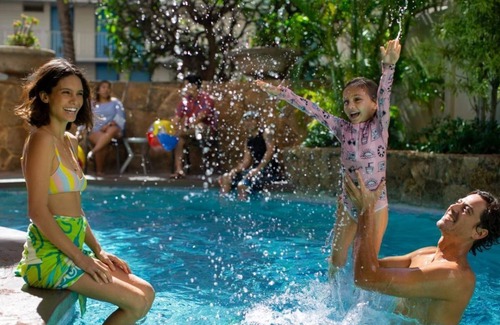 Waikiki Hotel | Adventure Awaits! 3 Comfortable Units, Near Kapiolani Park, Pool, Parking!