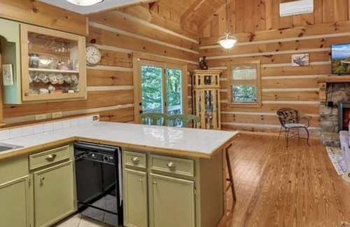 Franklin Cabin | Adventure Awaits at this 4 bedroom Chink-log Cabin