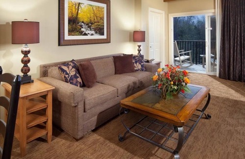 Gatlinburg Resort | Adventure Awaits at Our 2BR Gatlinburg Getaway – Walk, Splash, Explore!