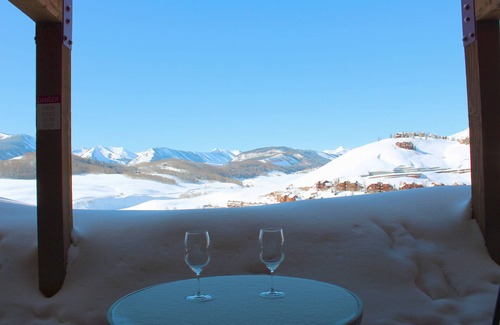 Crested Butte Condo | Adventure Awaits! Beautiful, Ski-in/out Mtn Condo w/Views, Fireplace