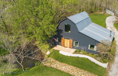 Bella Vista House | Adventure Barn-On HGTV "Fixer to Fab"-Access MTB