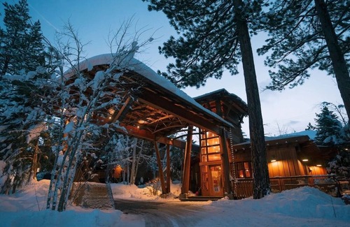 Truckee Hotel | Adventure Base King + Twin Sleeper, Gravity Haus, Trails & Lake Proximity