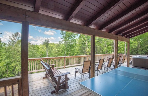 Jefferson Cabin | Adventure Cabin! Fire Pit, State Park, Fishing, Mtn Views, Hot Tub, WiFi