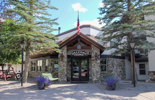 Steamboat Springs Hotel | Adventure Vacation! Two Spacious Units, Near Old Town Hot Springs, Hot Tub, Ice Skating, Hiking