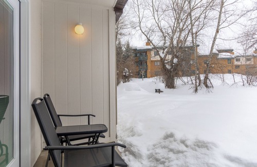 Steamboat Springs Hotel | Adventure Vacation! Four Spacious Units, Near Old Town Hot Springs, Mountain Biking, Hiking, Skiing