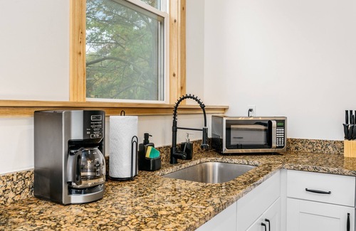 Mayfield Condo | Adventurous Escape on Spider Lake - Rent Pontoons!