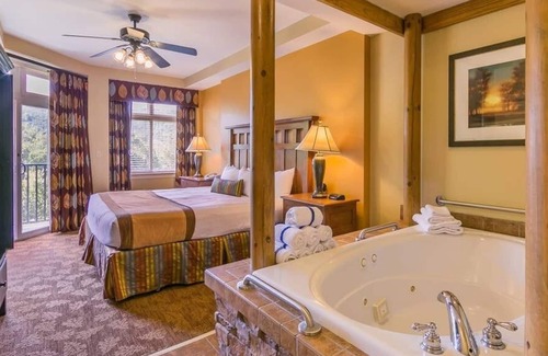 Gatlinburg Resort | Adventurous Mountain Stay-Smoky Mountain Resort-2 Bedroom