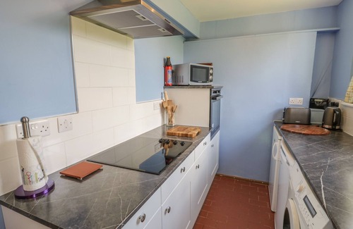 Menai Bridge Cottage | AEL Y BRYN, pet friendly, character holiday cottage in Menai Bridge