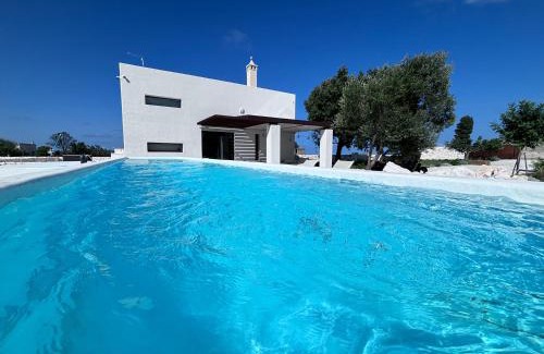 Carovigno Villa | Aeneas Villa Pool & Jacuzzi al mare Torre Guaceto