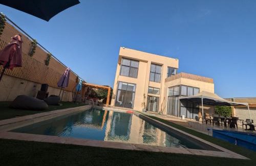 Al Jizah Ski Chalet | Aeropuerta Mini Villa - Private self check-in Layover near Amman Airport