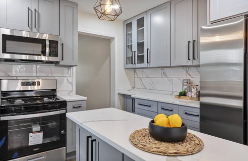 Wood Dale House | AeroStay Retreat