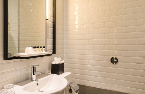 Heathrow Villages Hotel | Aerotel London Heathrow Airport Terminal 2-3
