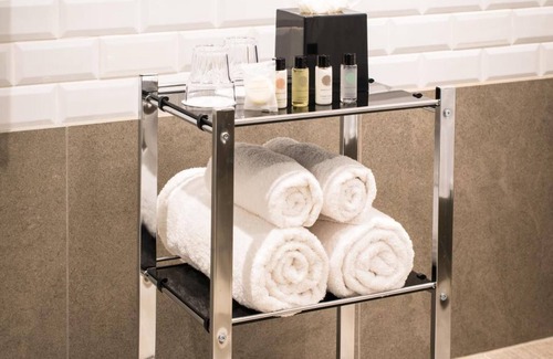 Heathrow Villages Hotel | Aerotel London Heathrow Airport Terminal 2-3