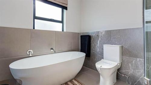 Greater Johannesburg Metropolitan Area Apartment | Aesthetic modern apartment