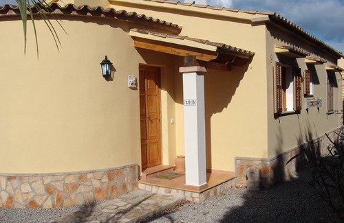 Llucmajor House | affectionately furnished bungalow in quiet location