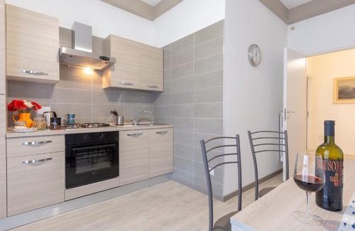 Isolotto House | AFFITTACAMERE IMPERIALE