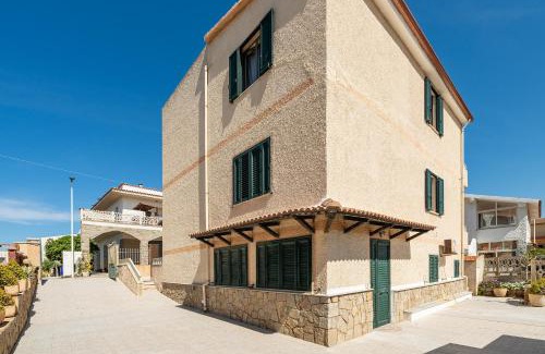 Lu Bagnu Apartment | AffittaSardegna - Quadri Alba