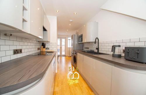 Central Aberdeen Apartment | Affleck Retreat 3 - SJA Stays - Modern 1 Bed Apartment