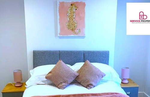 Faversham Apartment | Affordable 3BR Flat with FREE Parking