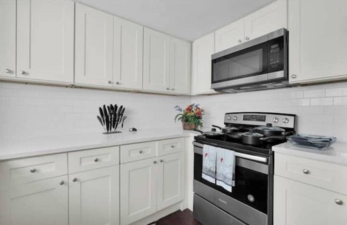 Lakeshore South House | Affordable Accommodation, King & 2 Qn, W/D, Fast Wi-Fi