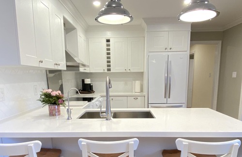 Barrie House | Affordable and Spacious 2 bedroom house in a quite neighborhood and all amenties
