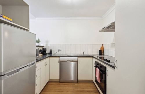 Northbridge Apartment | Affordable Apt in Northbridge with Pool