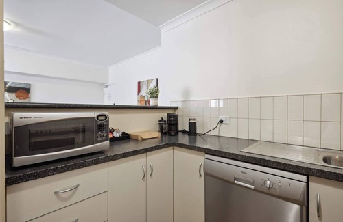 Northbridge Apartment | Affordable Apt in Northbridge with Pool