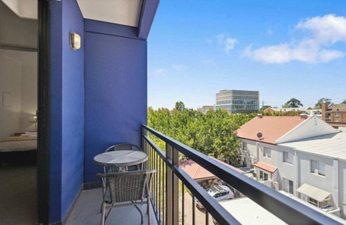 Northbridge Apartment | Affordable Apt in Northbridge with Pool