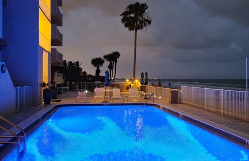 Redington Beach Condo | Affordable! Beautiful Gulf-front Condo on Quiet Beach. Distinctive Open Architec