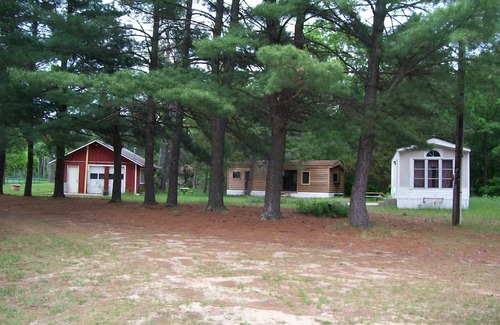 Adams Cottage | Affordable Cabin Minutes from the Wisconsin Dells & Castle Rock Lake