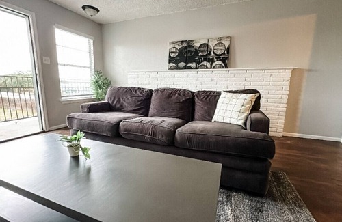 Central City Apartment | Affordable & Centrally Located Workforce Retreat