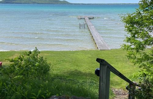 Maple City Cottage | Affordable cottage on Big Glen Lake! Pets OK. 3 day min after Labor Day.