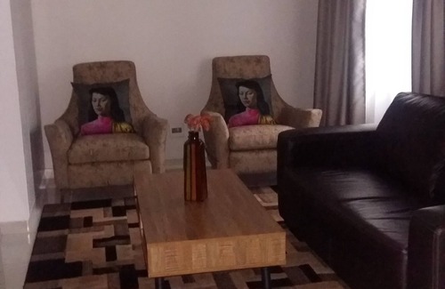 Germiston House | Affordable, Cozy, Modern Home Away From Home For The Discerning Couple Or Family