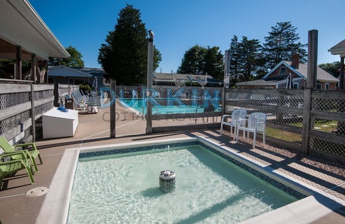 Narragansett House | Affordable Duplex, Close to Beach, Access to Shared Pool
