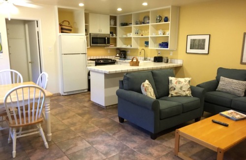 Carpinteria Condo | Affordable, end unit on courtyard in desirable La Cabaña! Steps From beach