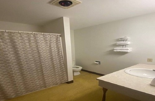 Lake City House | Affordable Lake City updated rooms
