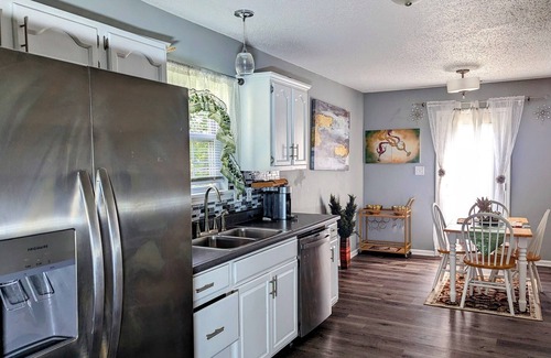 West Newton House | Affordable Lodge in Indianapolis