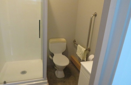 Coromandel Cabin | Affordable lodge, in-town location, perfect for groups and large families