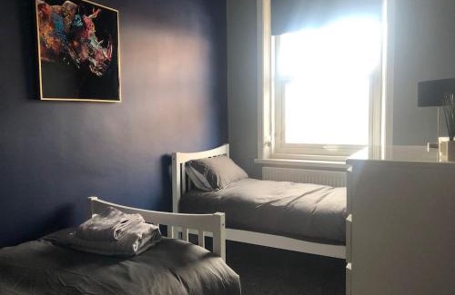 Sunderland Apartment | Affordable Luxury 1 Stunning apartment Sunderland close to City centre hospital Crown Works Studio and Nissan