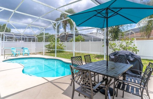 Esprit House | Affordable Pool Home, Golf Course Community on Lake Davenport,15 Minutes to Disney